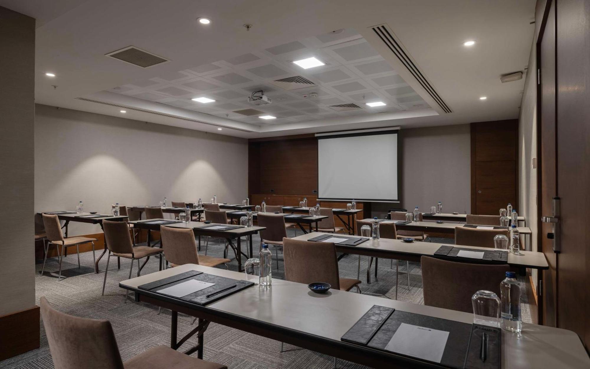 מלון Radisson Blu Cankaya 5*